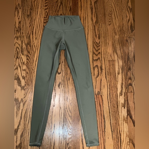 ALO Yoga Pants - Alo airbrush high waist leggings - dark cactus XS